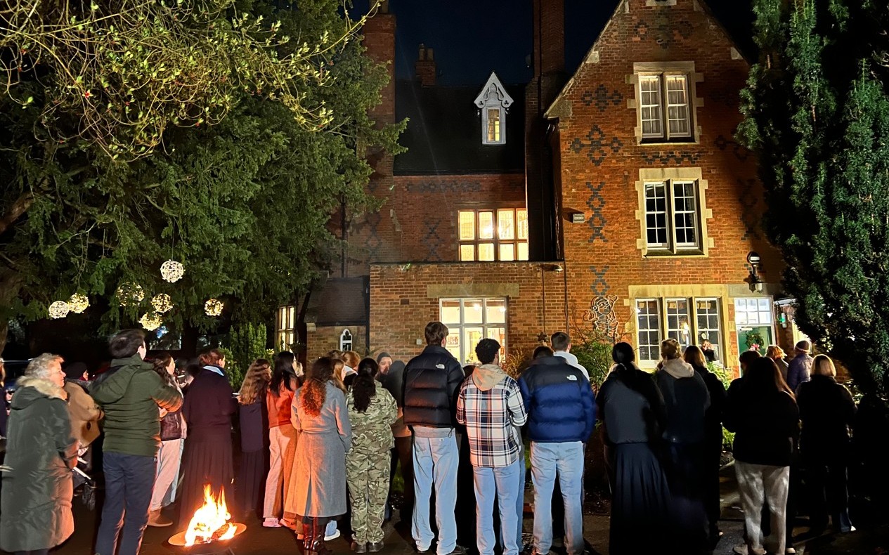 Griffin House Shines Bright for Charity